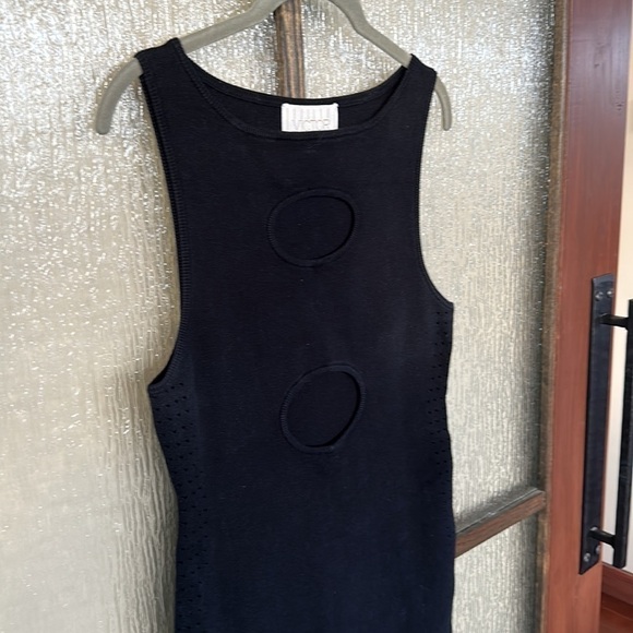 Victor Glemaud
Knit Cutout Bodycon Dress size XL - Picture 10 of 12